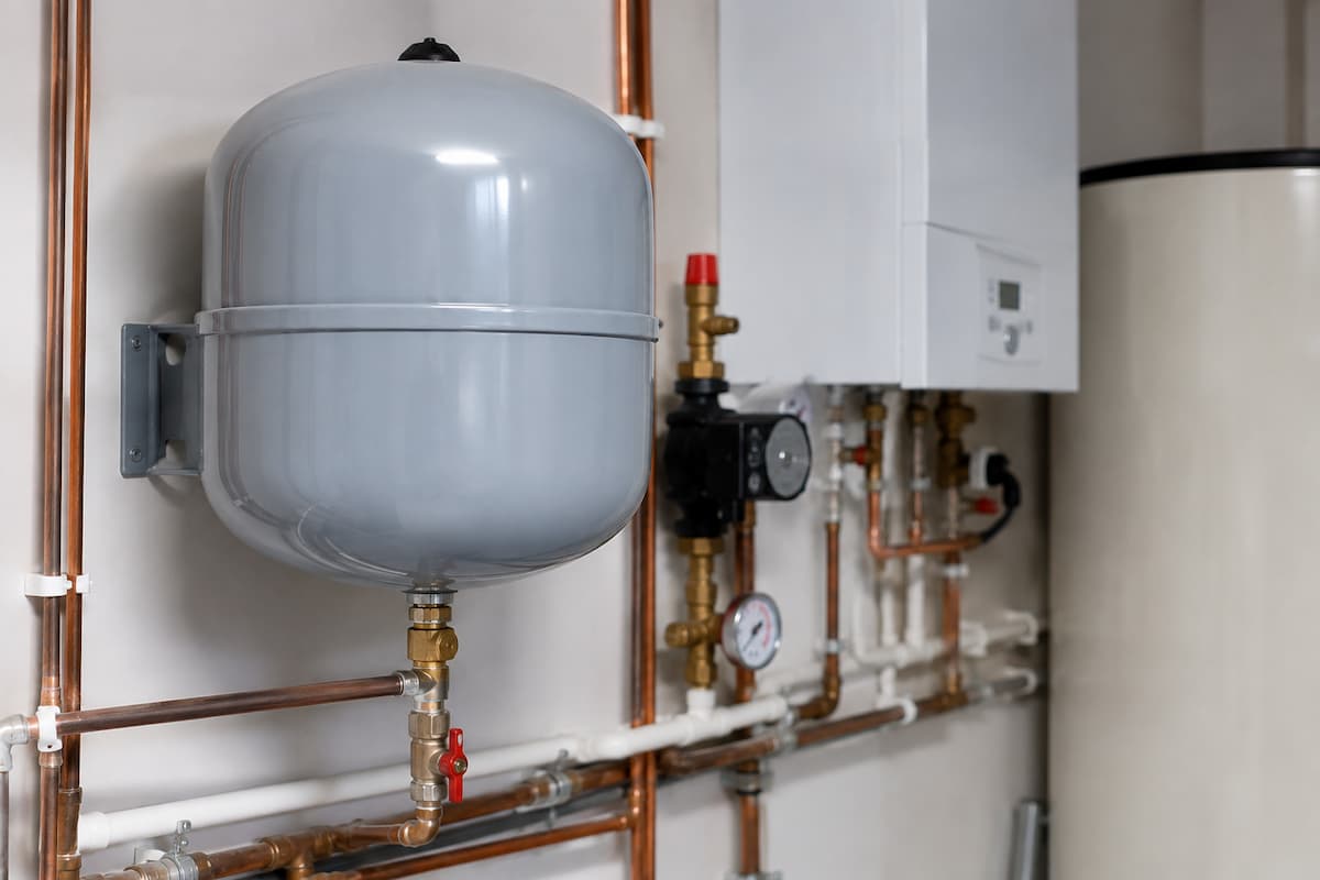 Expansion Vessels In Domestic Plumbing and Heating Systems - Staffordshire Training Services